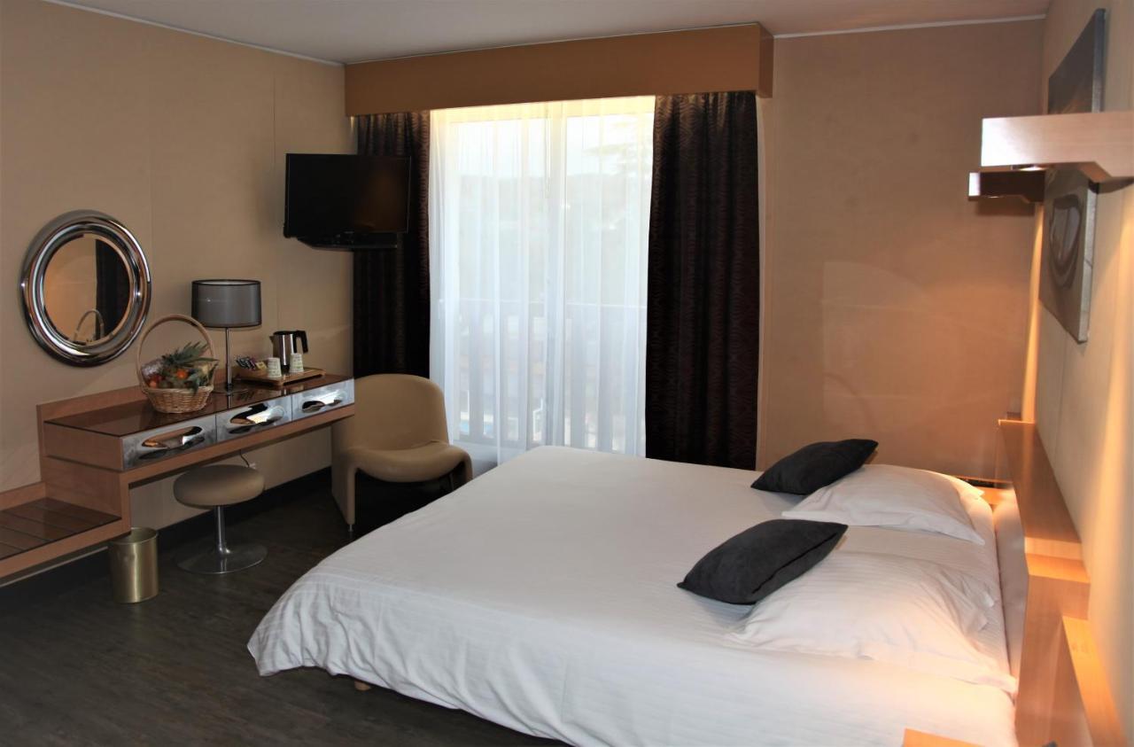 Amiraute Hotel Golf Deauville Touques Luaran gambar
